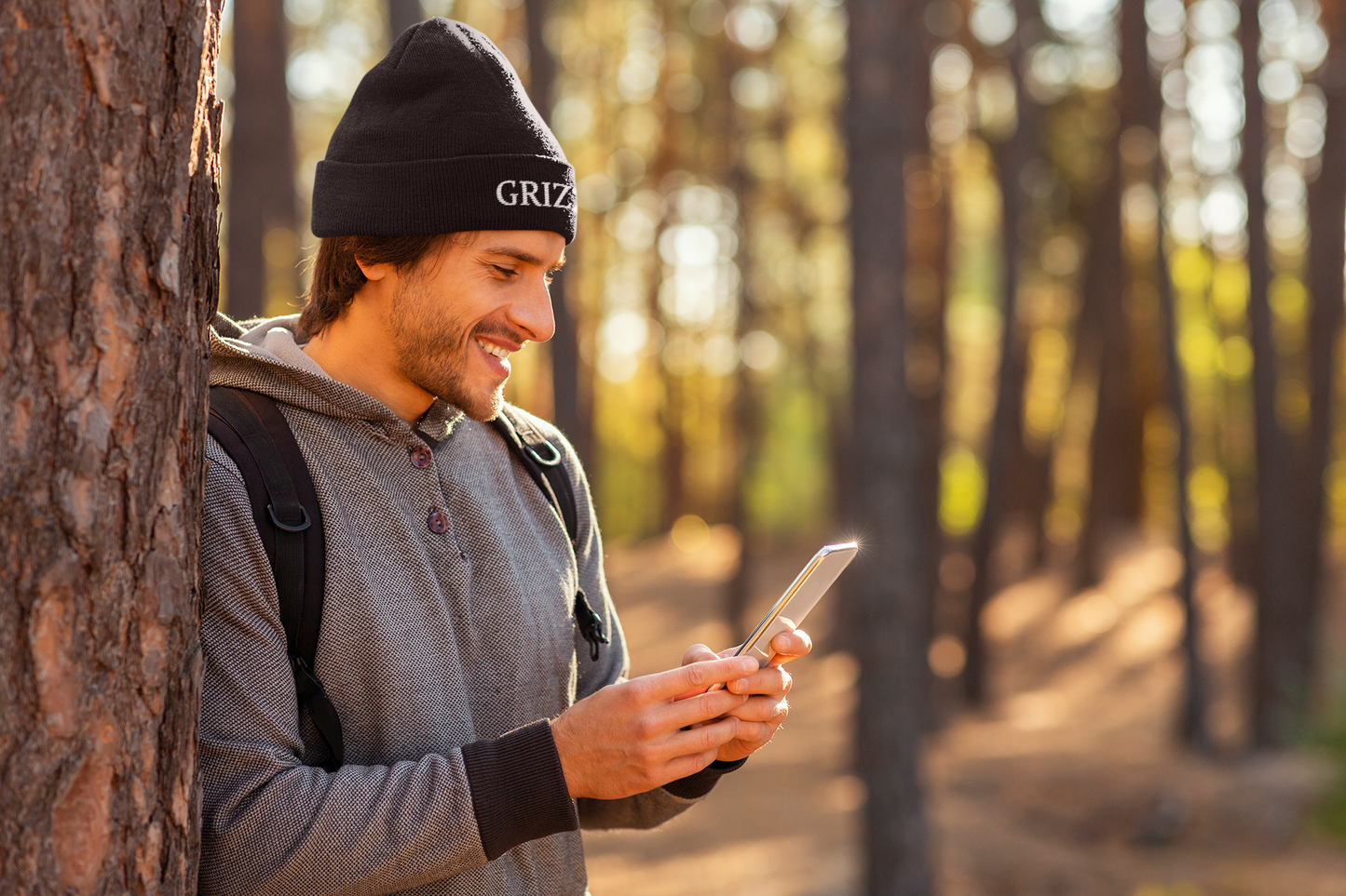 GGC Grizzly Knit Beanie - White/Black Font