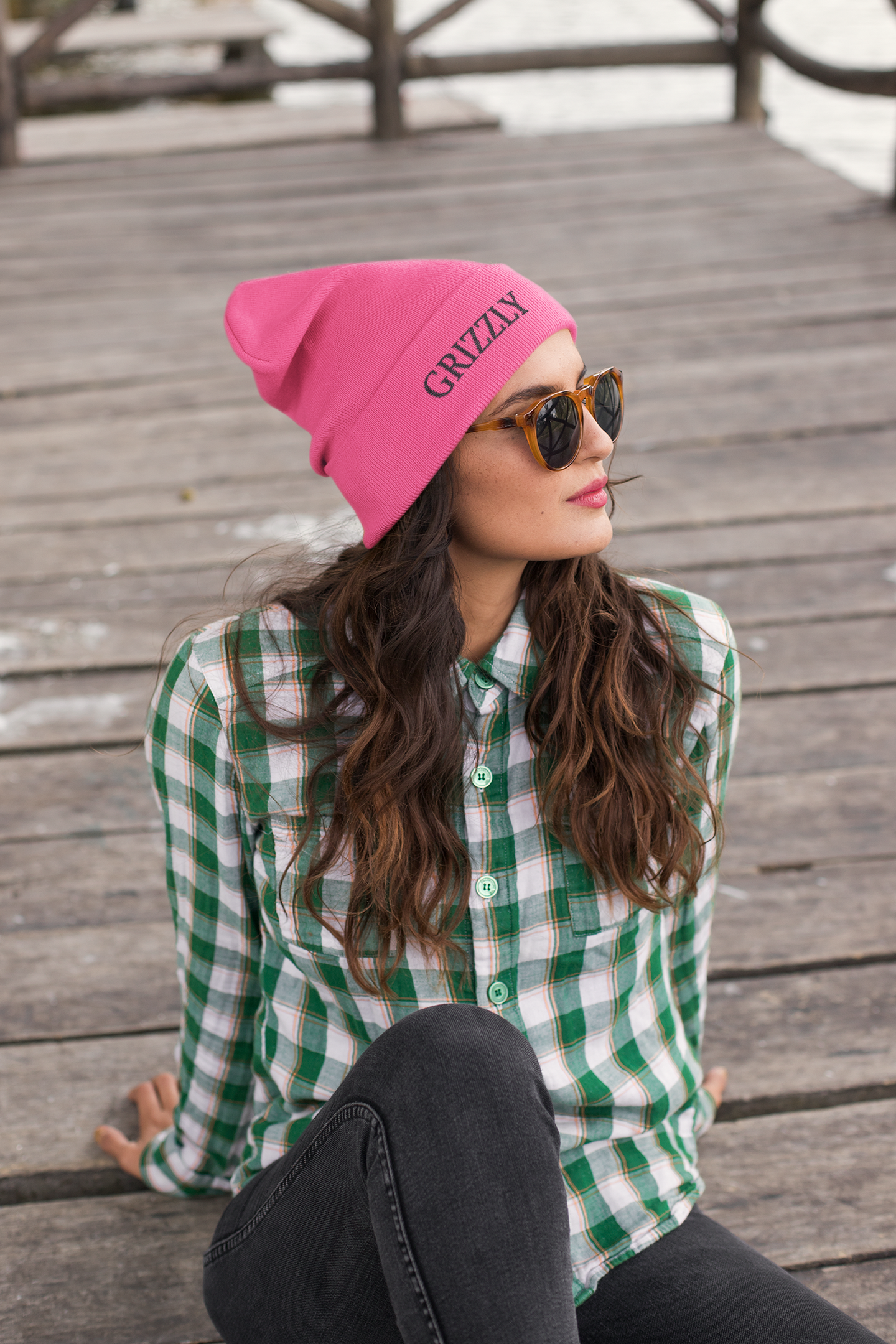 GGC Grizzly Knit Beanie - White/Black Font
